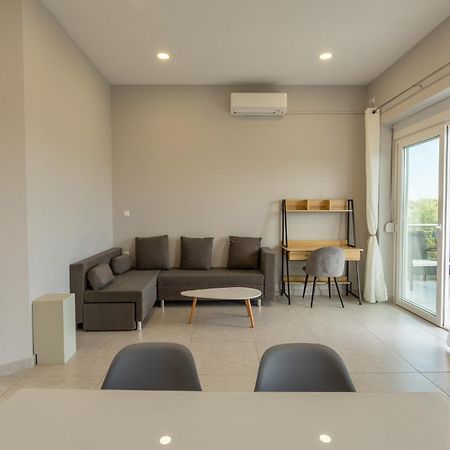 Blue Waves Luxury Suites By The Sea Plomari Exteriör bild