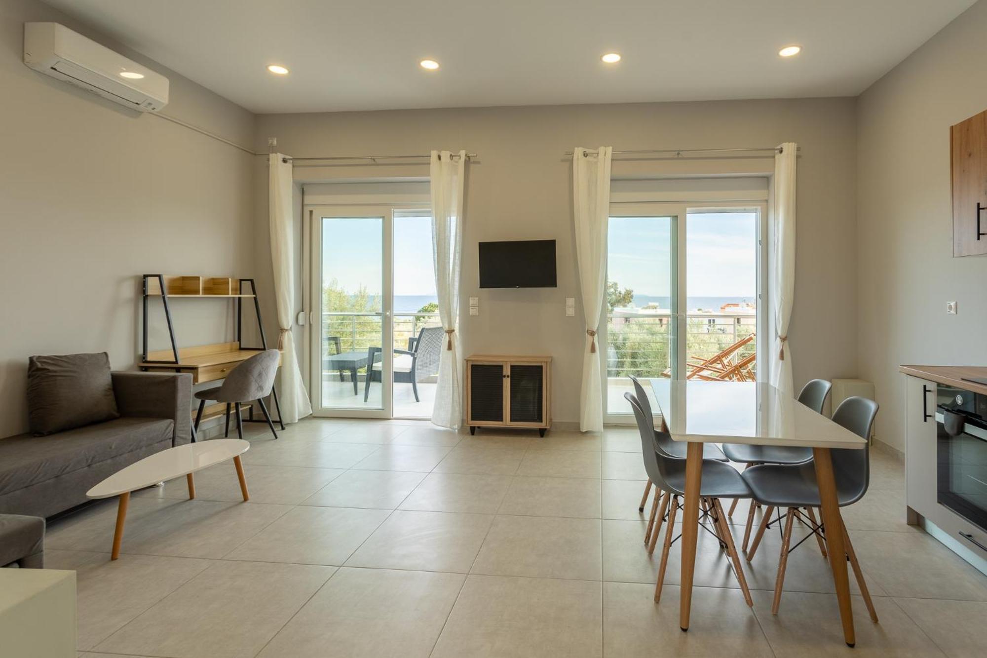 Blue Waves Luxury Suites By The Sea Plomari Exteriör bild