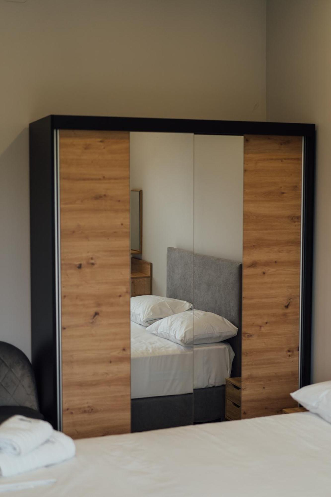 Blue Waves Luxury Suites By The Sea Plomari Exteriör bild